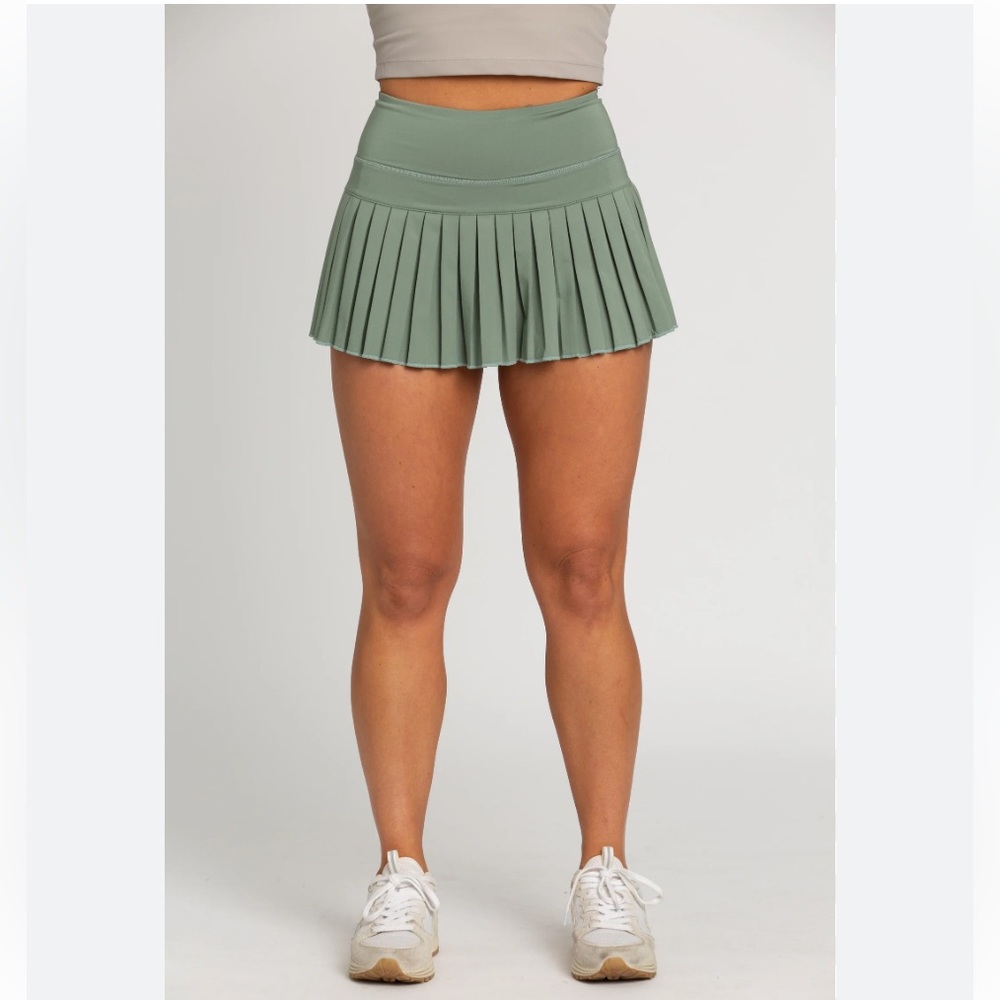 Gold Hinge Women’s mint green pleated tennis Skirt size Small